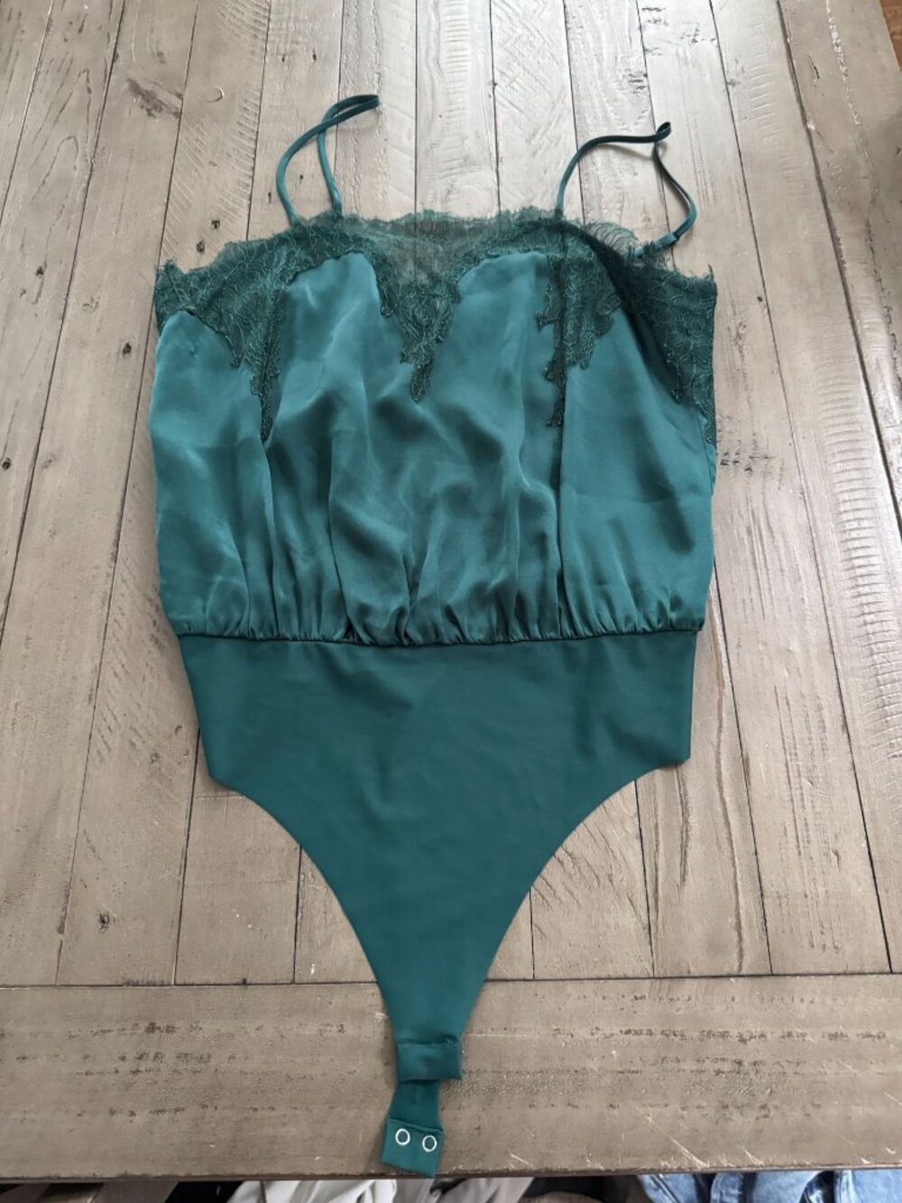 CAMI NYC Romy Silk Lace Trim Camisole Bodysuit Green Size Small